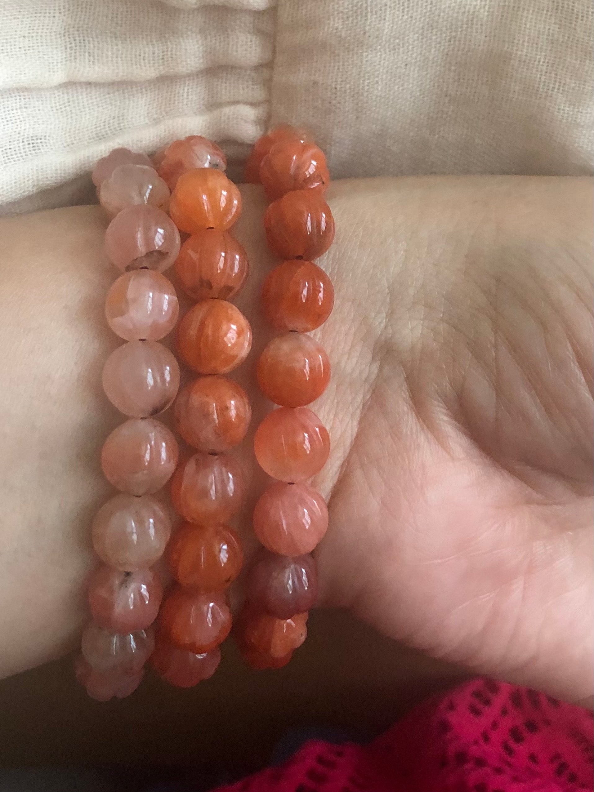 Jade bracelet with fine detail - Deli Aroma 